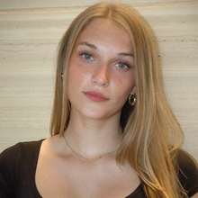 Frances Dapier headshot